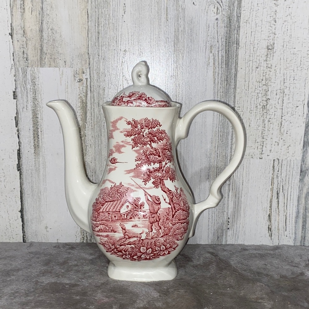 1031 Vintage “The Hunter” Coffee Pot by Myott